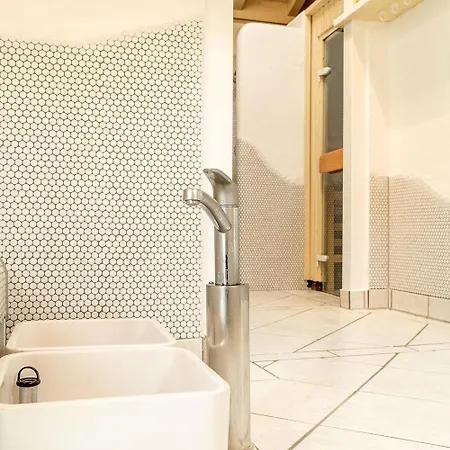 شقة Alpen's Sonne Mit Schwimmbad Und Sauna اوبرستوفن
